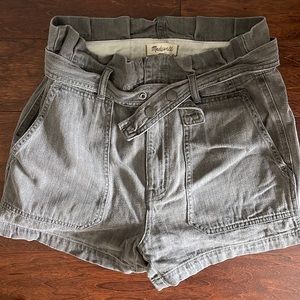 Madewell size 29 high rise shorts grey with belt